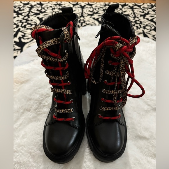 NEW Gianni Bini Ryedderr Leopard Block Heel Combat Boots BlackRed LaceUp 10 - Picture 13 of 16